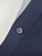 Long-sleeve shirt collar and button in navy textured fabric