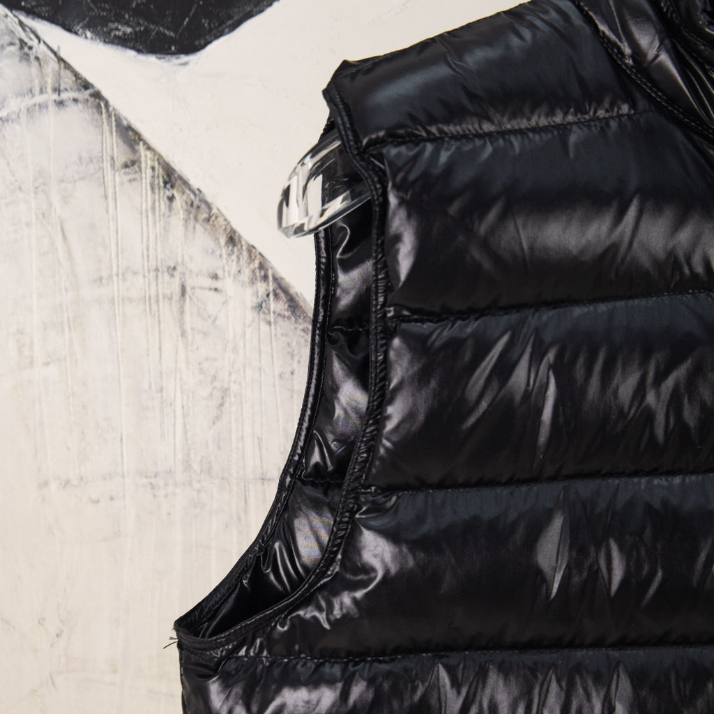 Moncler black sleeveless puffer vest with stitched quilting and zip trim