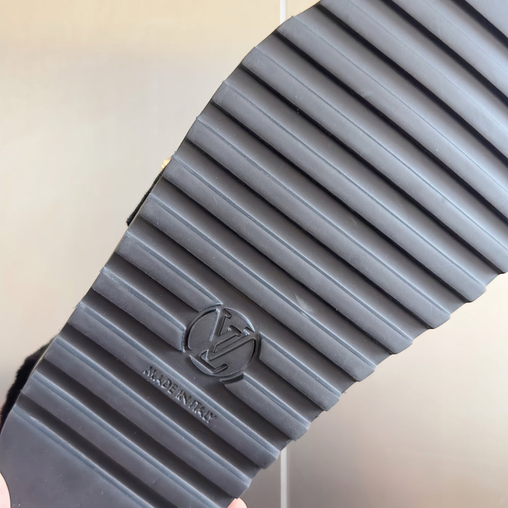 Louis Vuitton sandal outsole tread with ridged rubber pattern