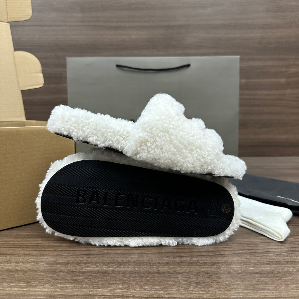 Balenciaga fuzzy white slide sandal sole with BALENCIAGA text