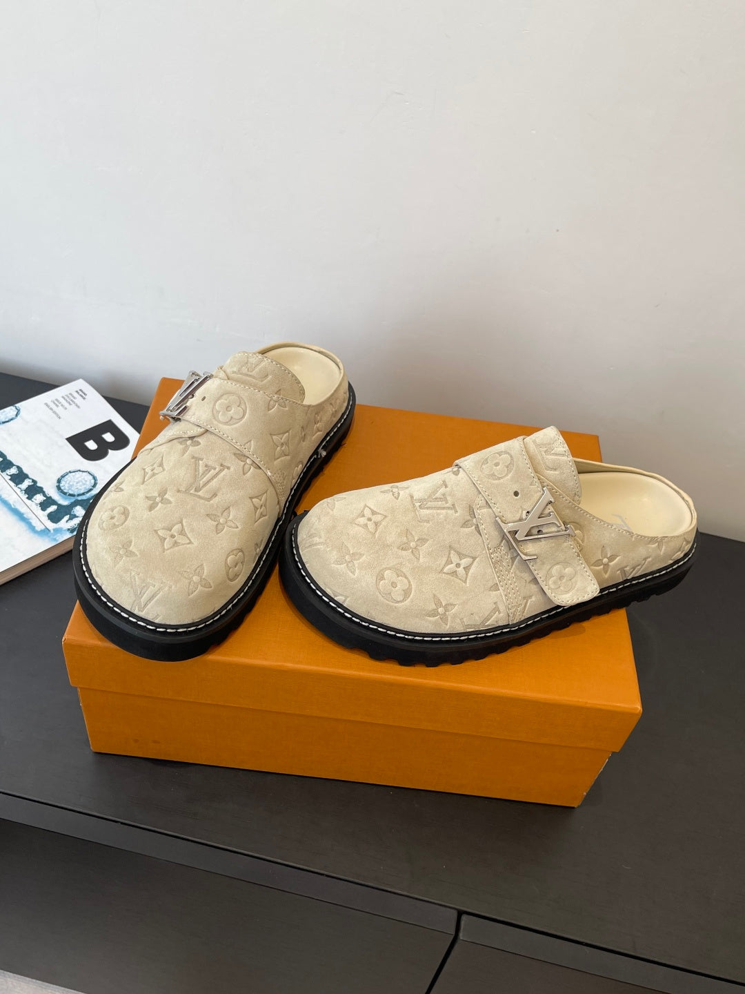 Louis Vuitton beige monogram sandals with front strap and black rubber sole