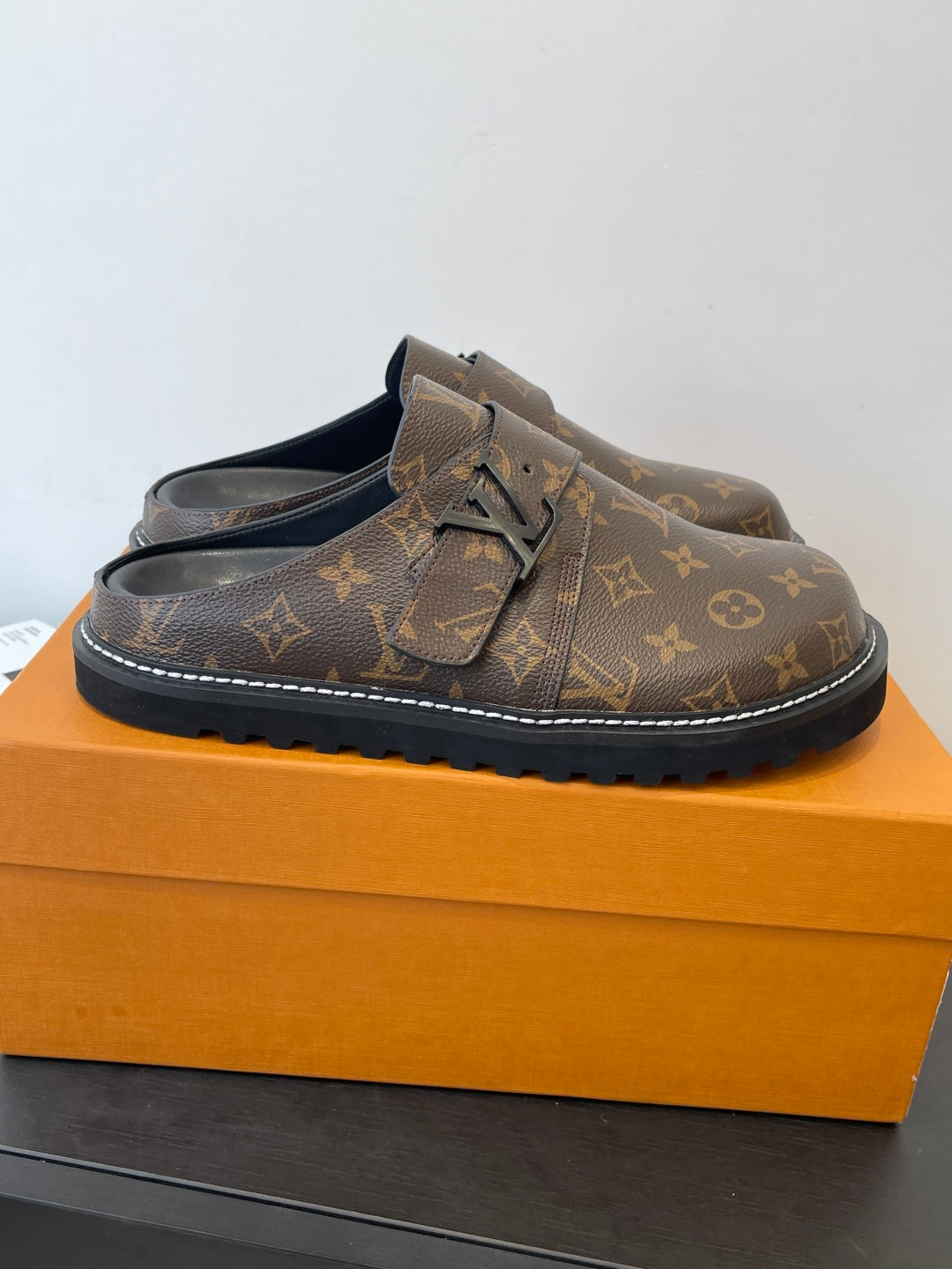 Luxury Shoes Louis Vuitton Sandals