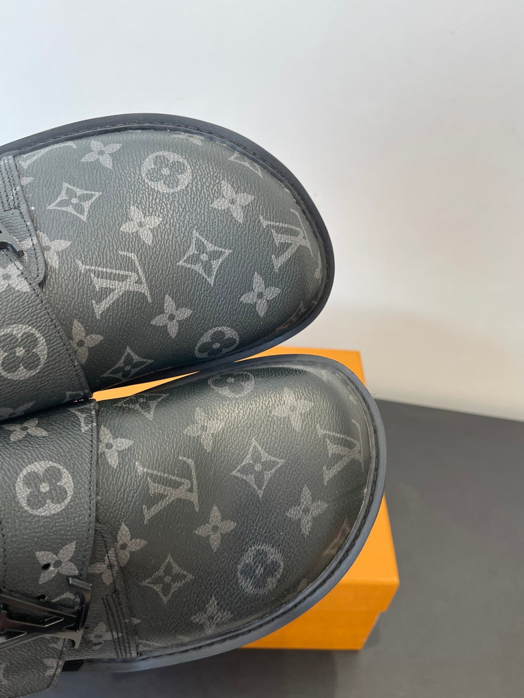 Louis Vuitton monogram sandals, footbed and vamp detail in dark gray pattern