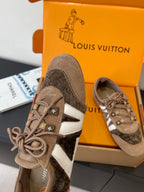 Unisex Louis Vuitton lace-up shoes in gray-brown suede with white stripe and star eyelets
