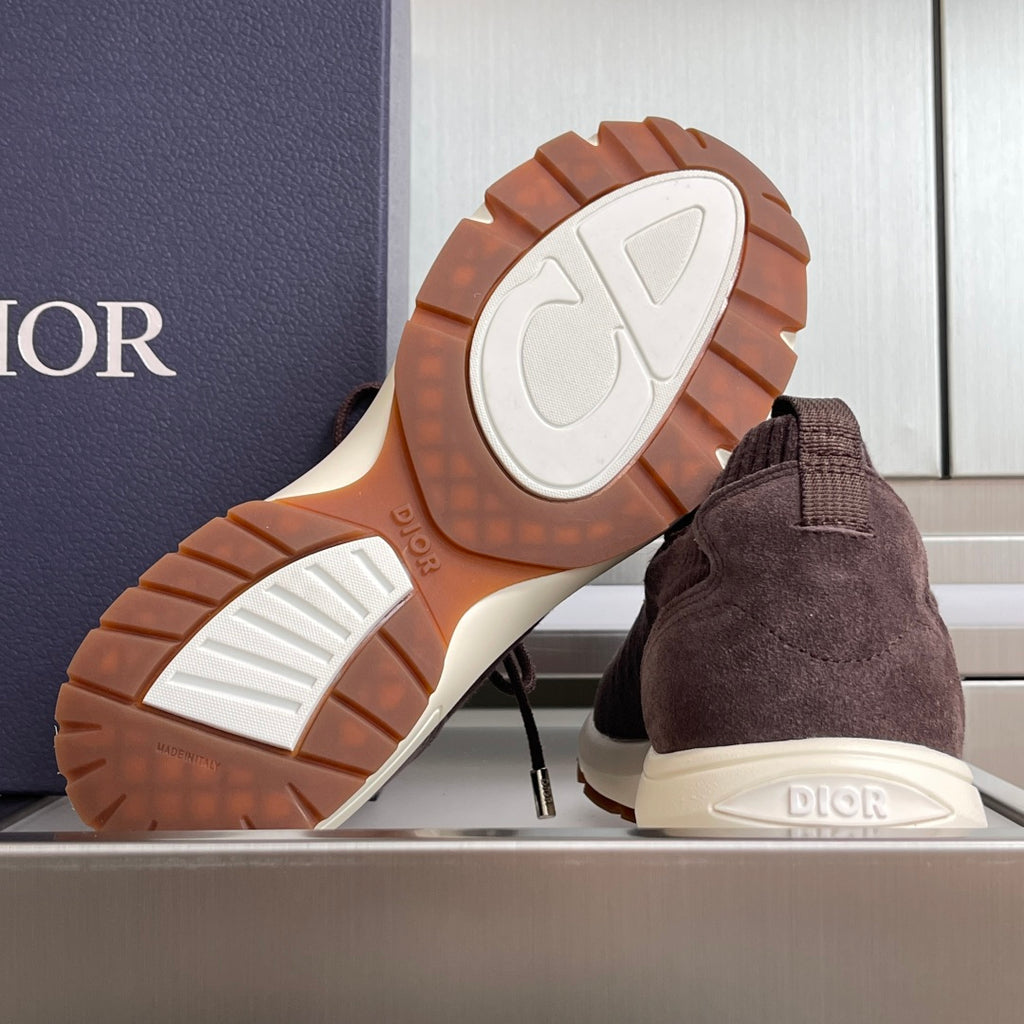 Dior unisex sneakers outsole with tread in dark purple and white rubber sole