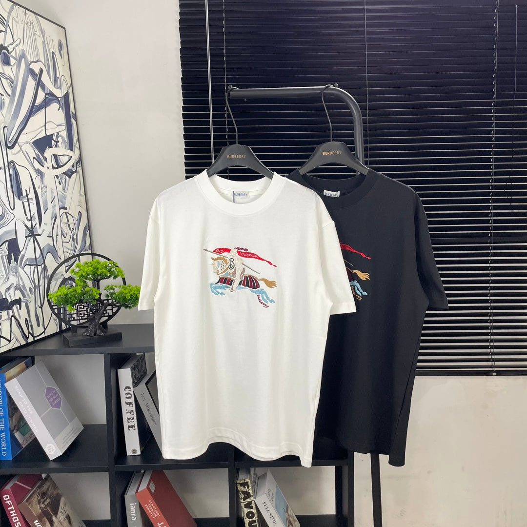 White Burberry short-sleeve T-shirt on hangers, crew neck, colorful horse print