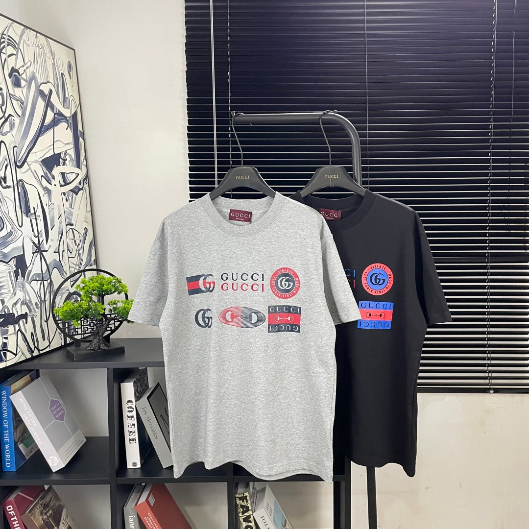Gucci graphic T-shirt set: light gray and dark blue on hangers