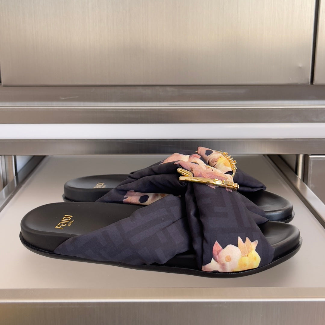 Luxury Shoes Fendi Sandals