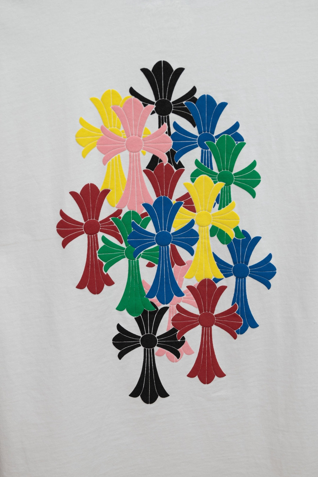 White short-sleeve T-shirt with multicolor floral knot graphic