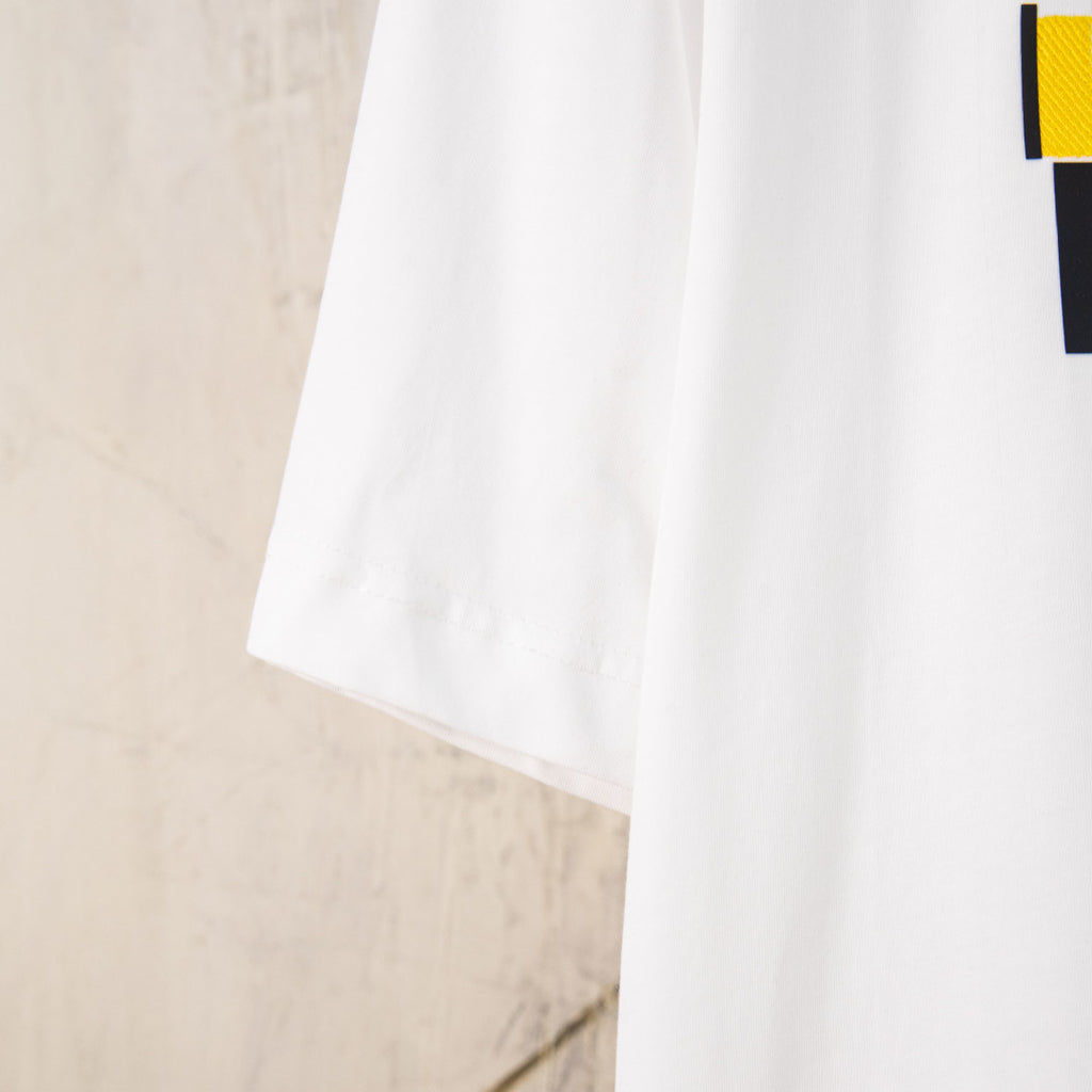 White Fendi short-sleeve T-shirt with curved hem