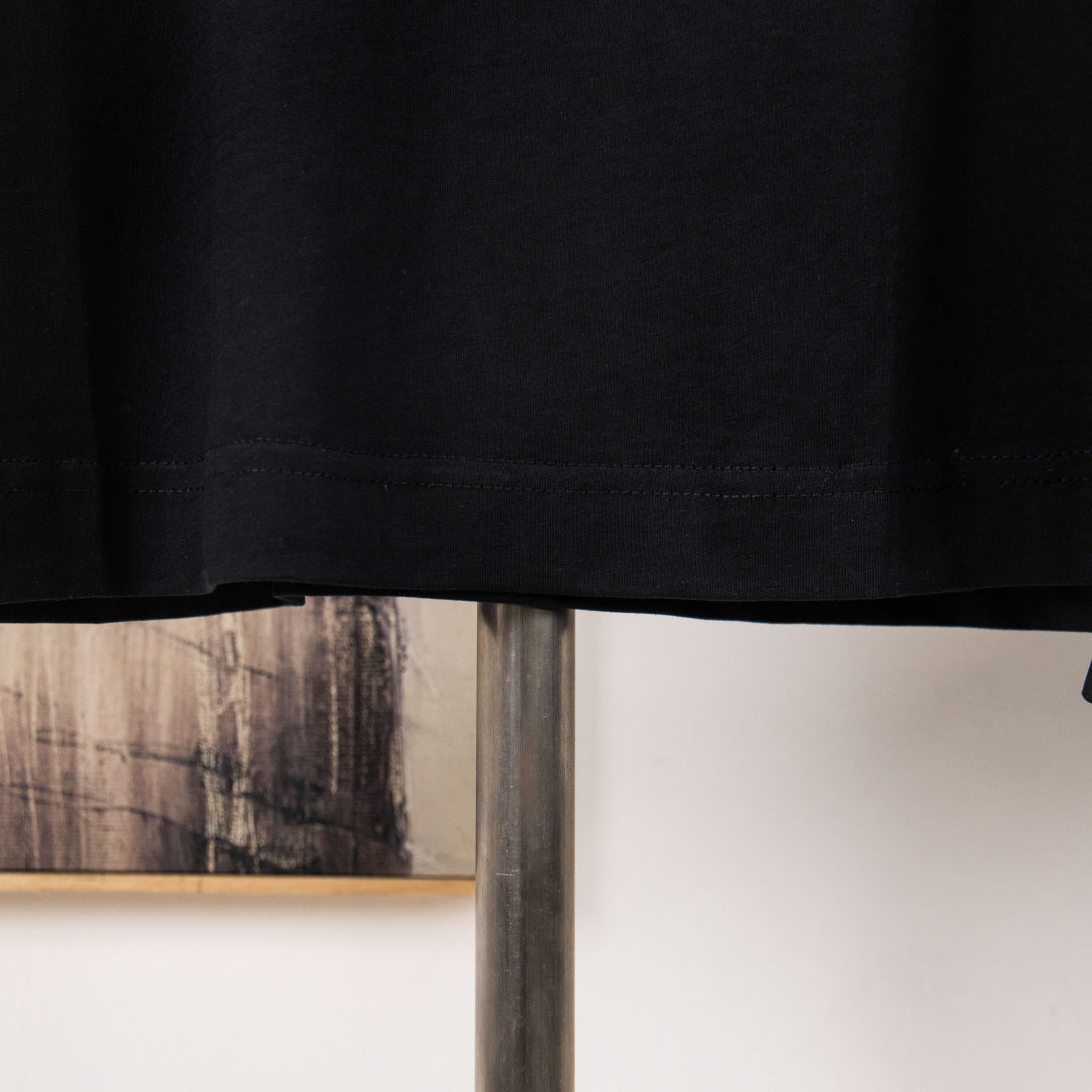Fendi black T-shirt bottom hem with stitching detail