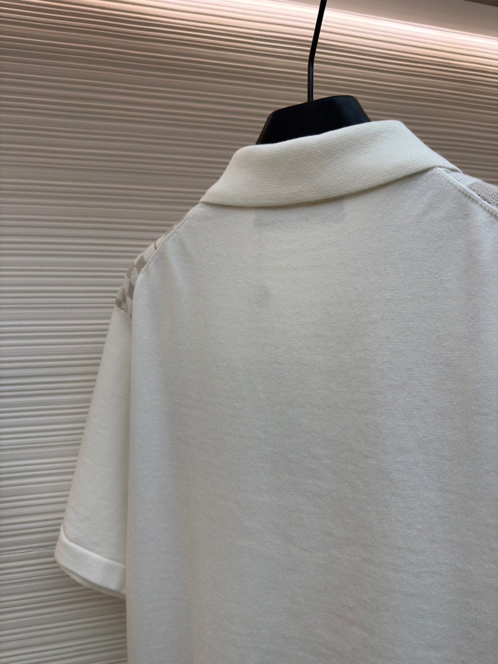 Louis Vuitton short-sleeve polo shirt, plain white back with raised collar