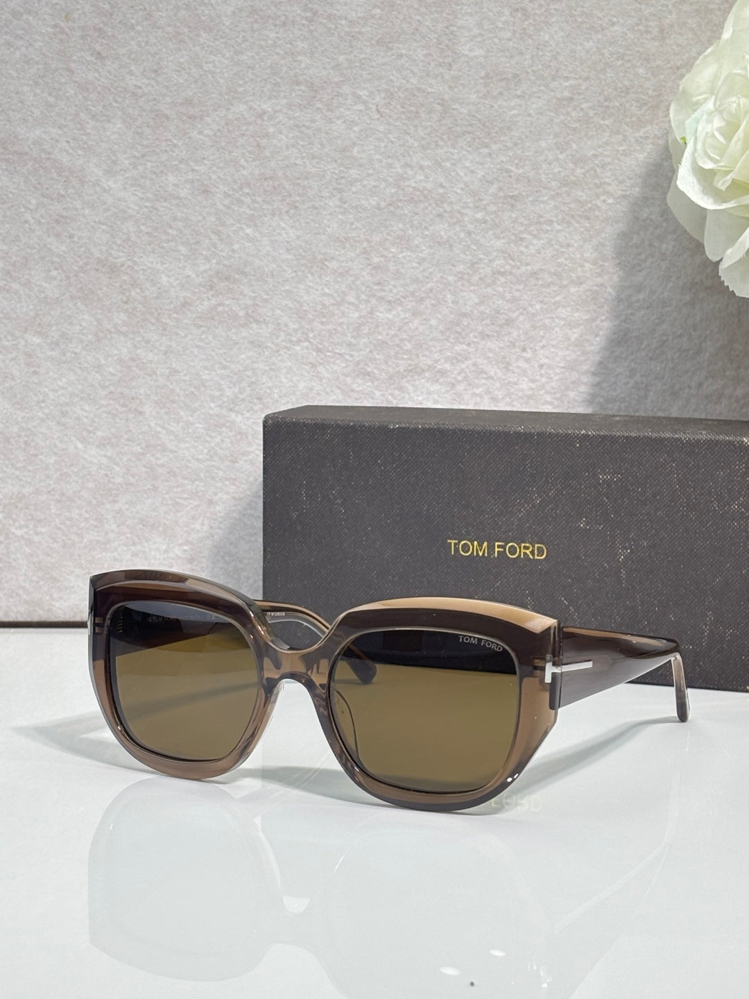Square sunglasses with tortoiseshell frames and tan-tinted lenses, TOM FORD temple branding