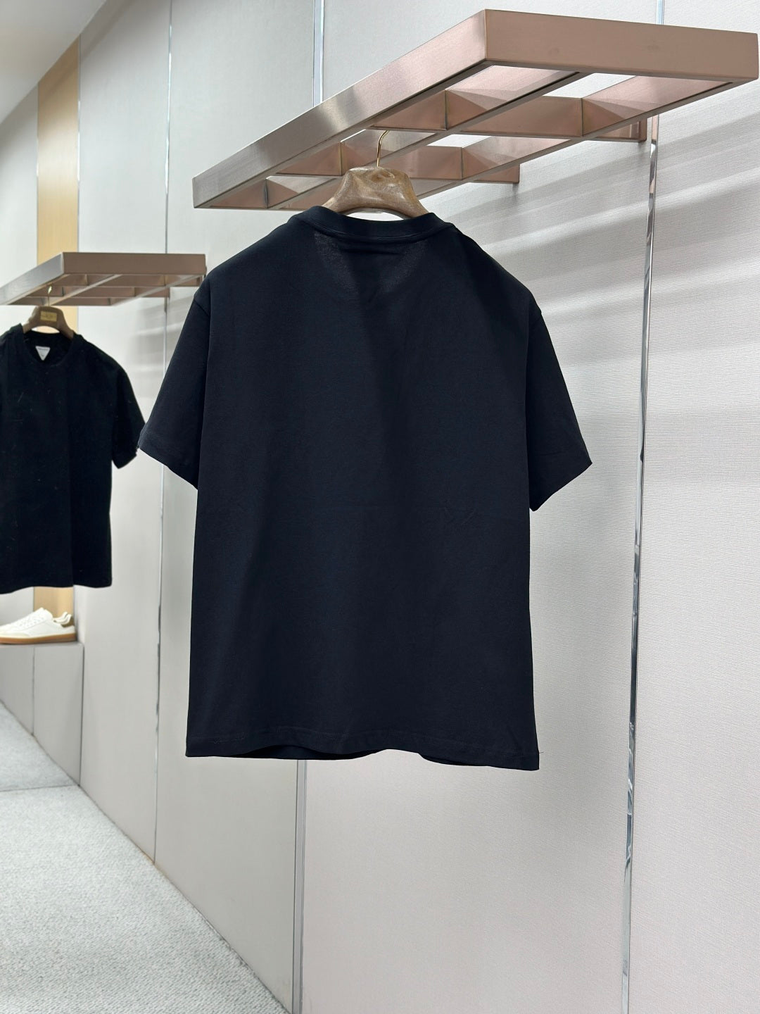 Dark navy crewneck T-shirt, short sleeves