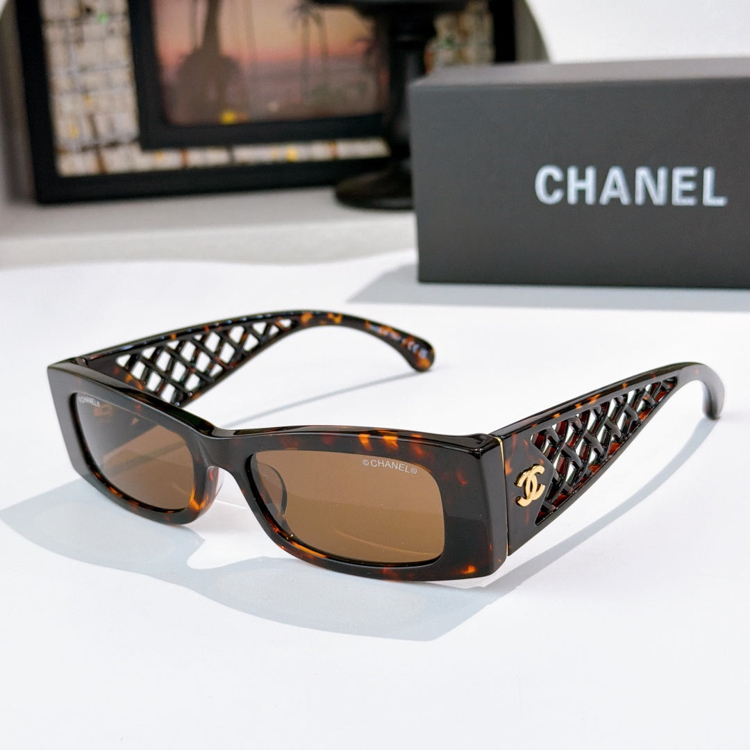 Chanel sunglasses, tortoiseshell frames with brown lenses and lattice temples