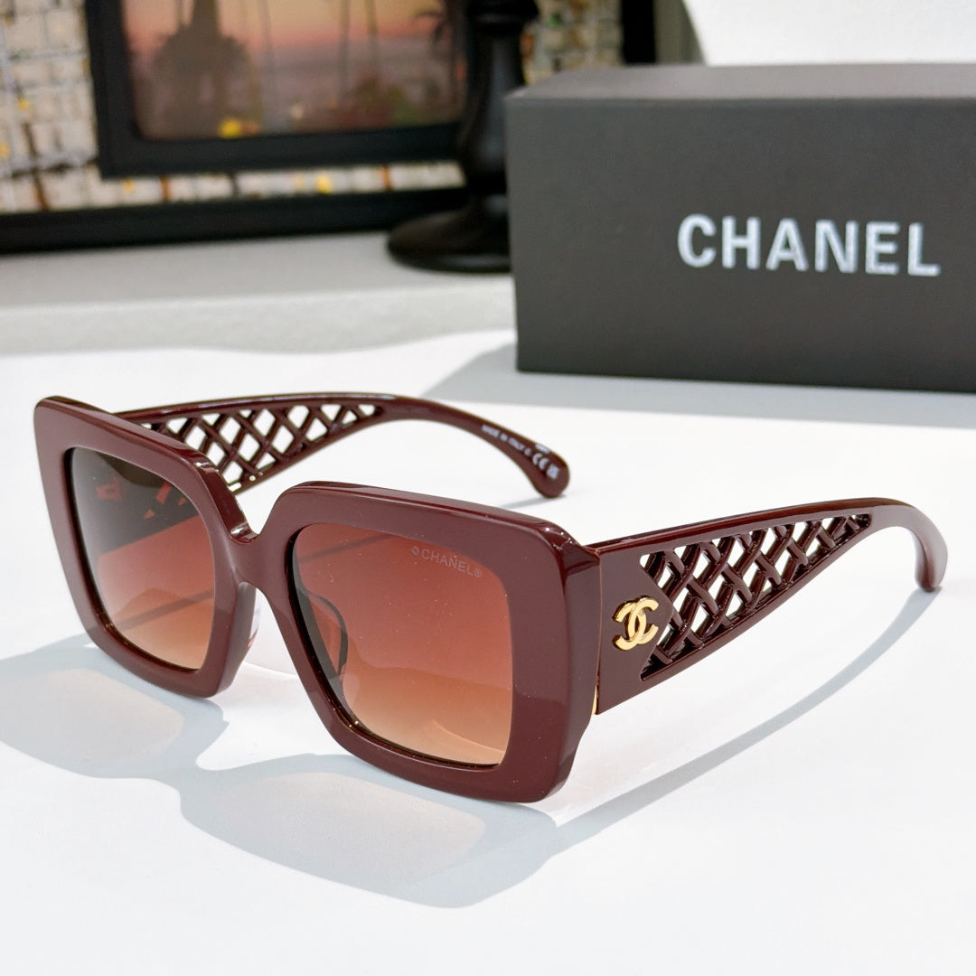 Square sunglasses with burgundy frames, lattice temple and rose-brown lenses