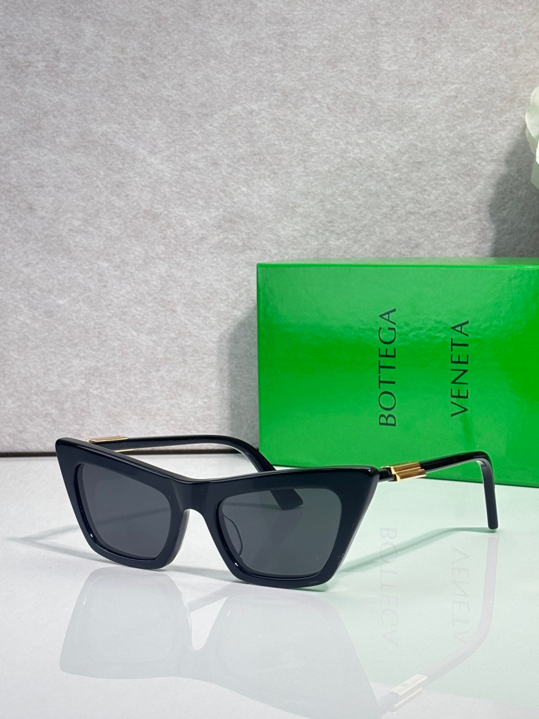 Bottega Veneta Glasses