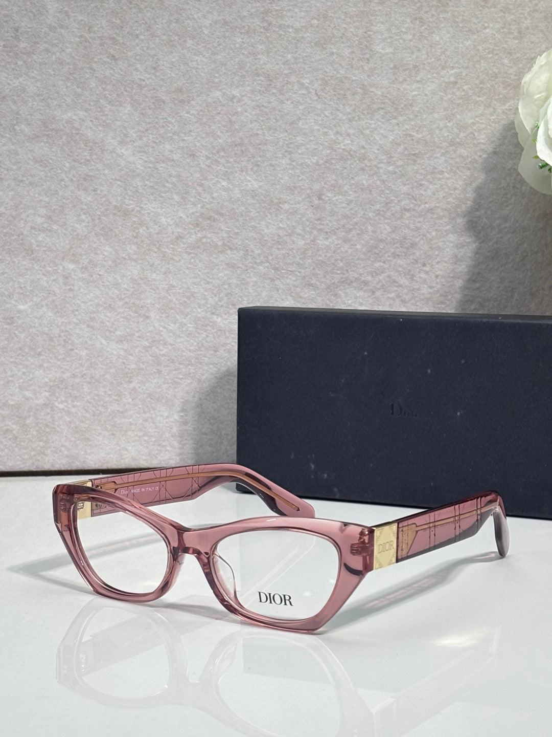 Dior eyeglass frames with pink tortoise acetate, square profile, clear lenses