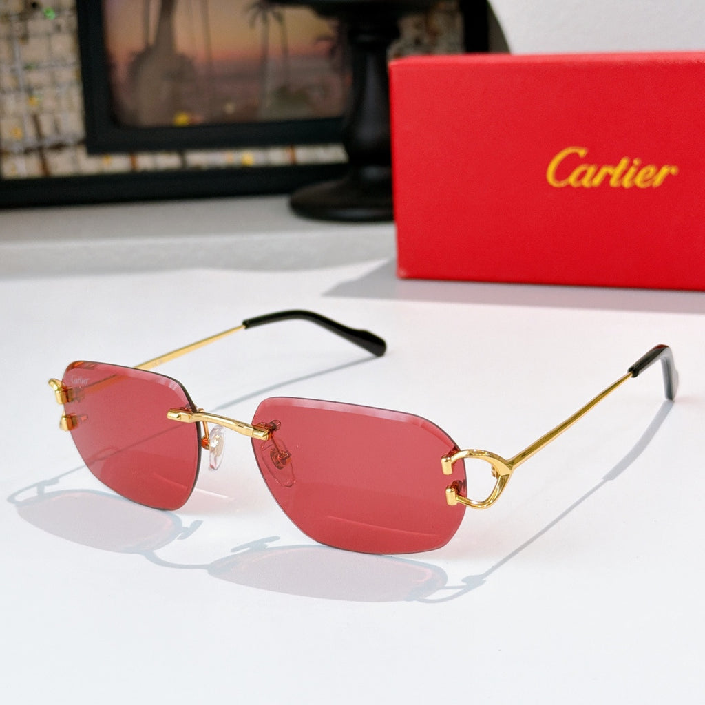 Aviator sunglasses with gold metal frame and pink tinted lenses
