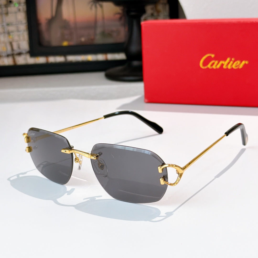 Aviator sunglasses with gold metal frame and gray tinted lenses