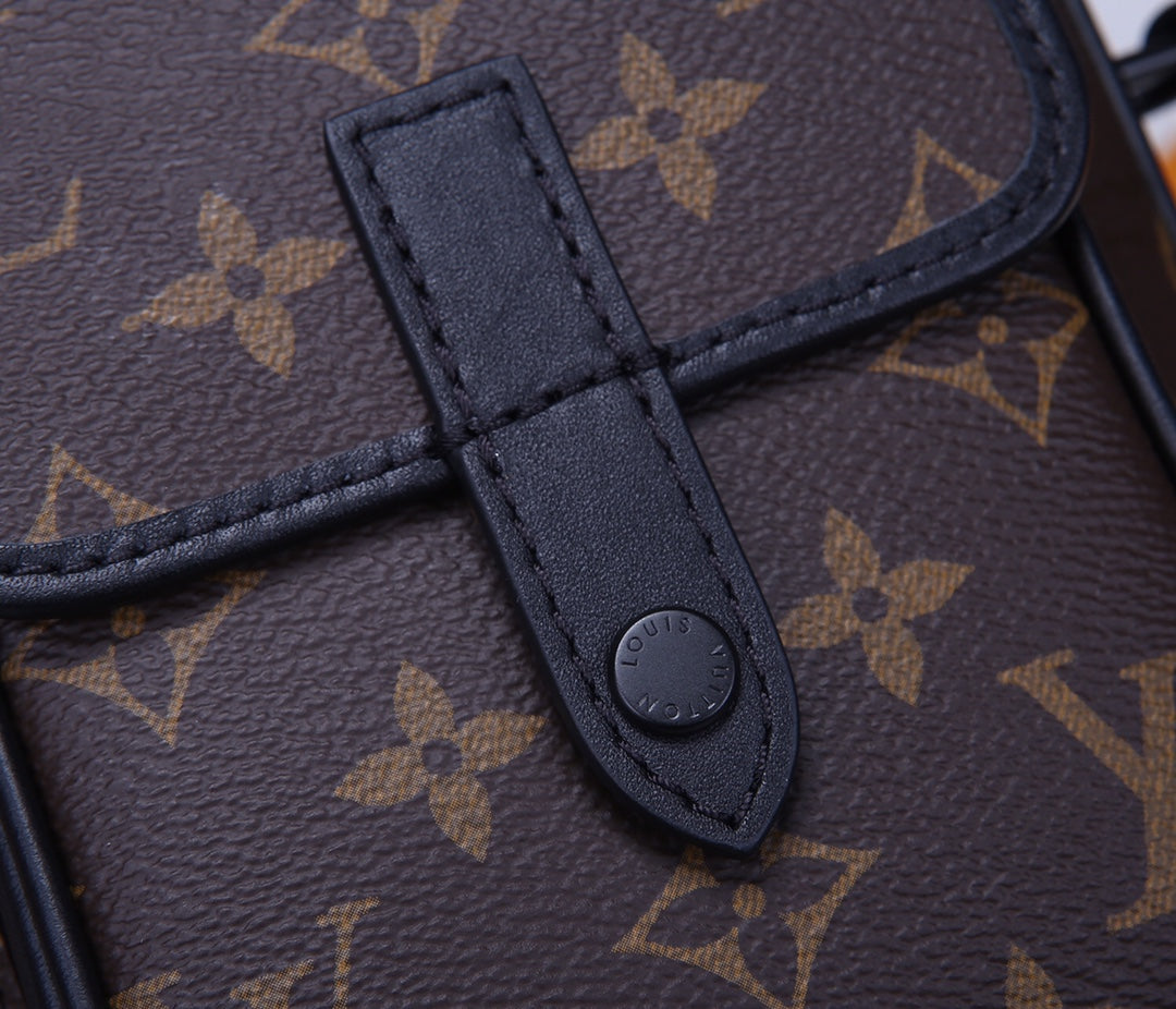 Bags Men Louis Vuitton