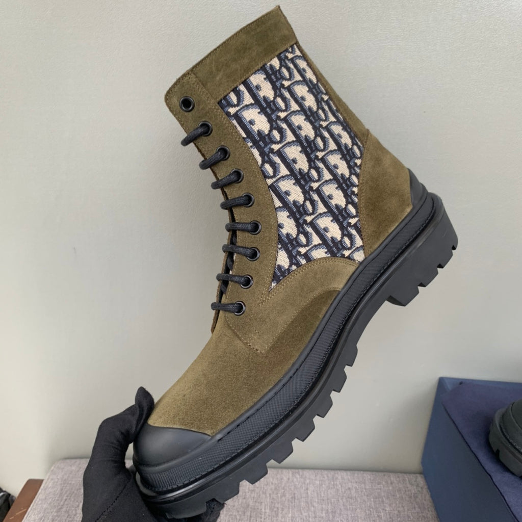Tan suede lace-up boots with Dior Oblique side stripe and chunky tread sole