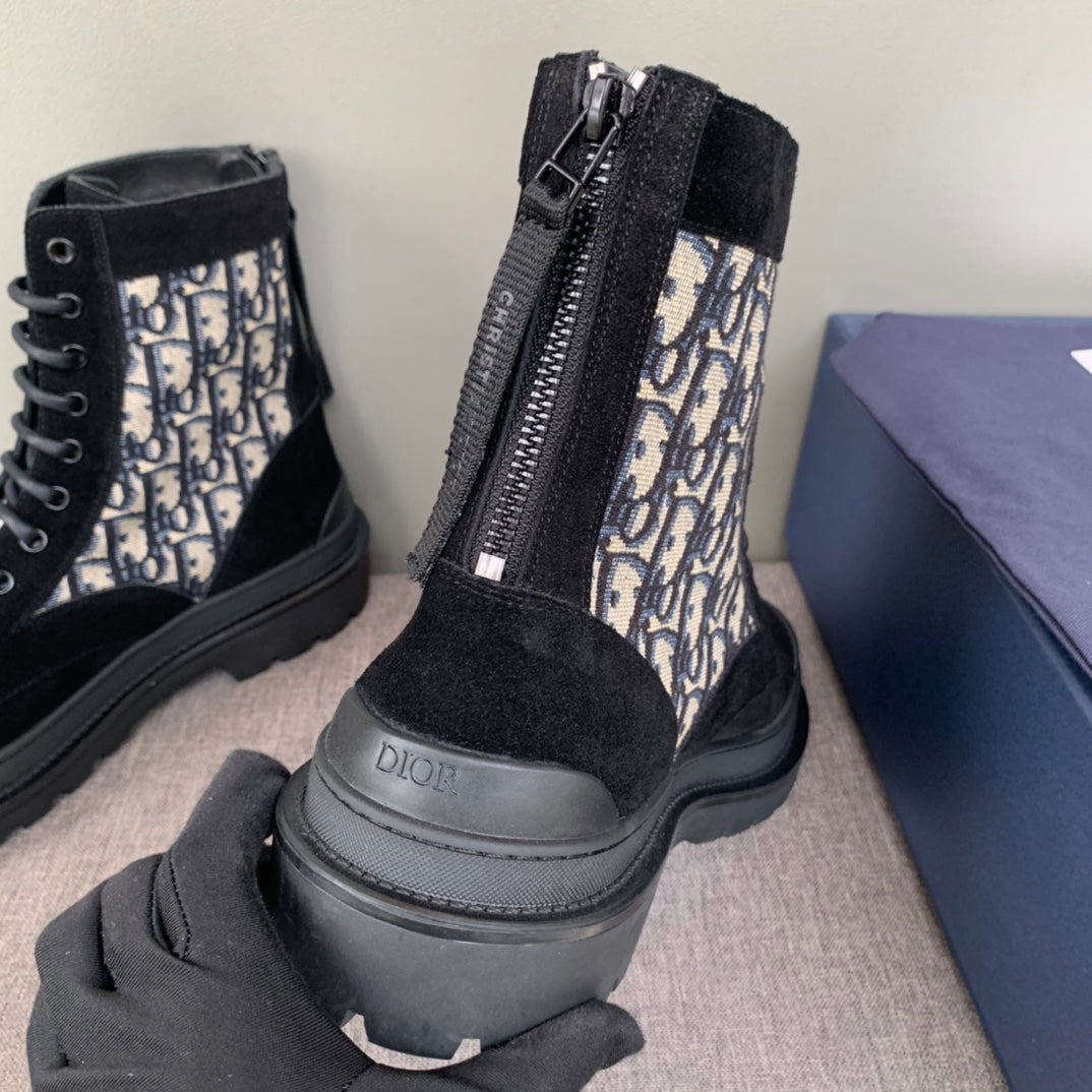 Dior unisex high-top shoes: lace-up with logo-print panels and zip-back