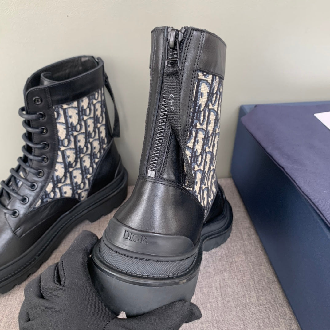 Unisex high-top sneakers with front and back views, jacquard shaft panels