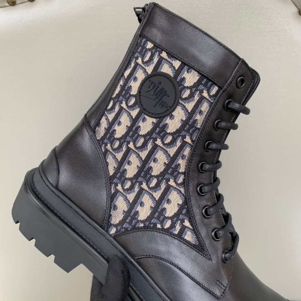 Unisex high-top sneakers with dark leather, jacquard logo patch, and black lace-up