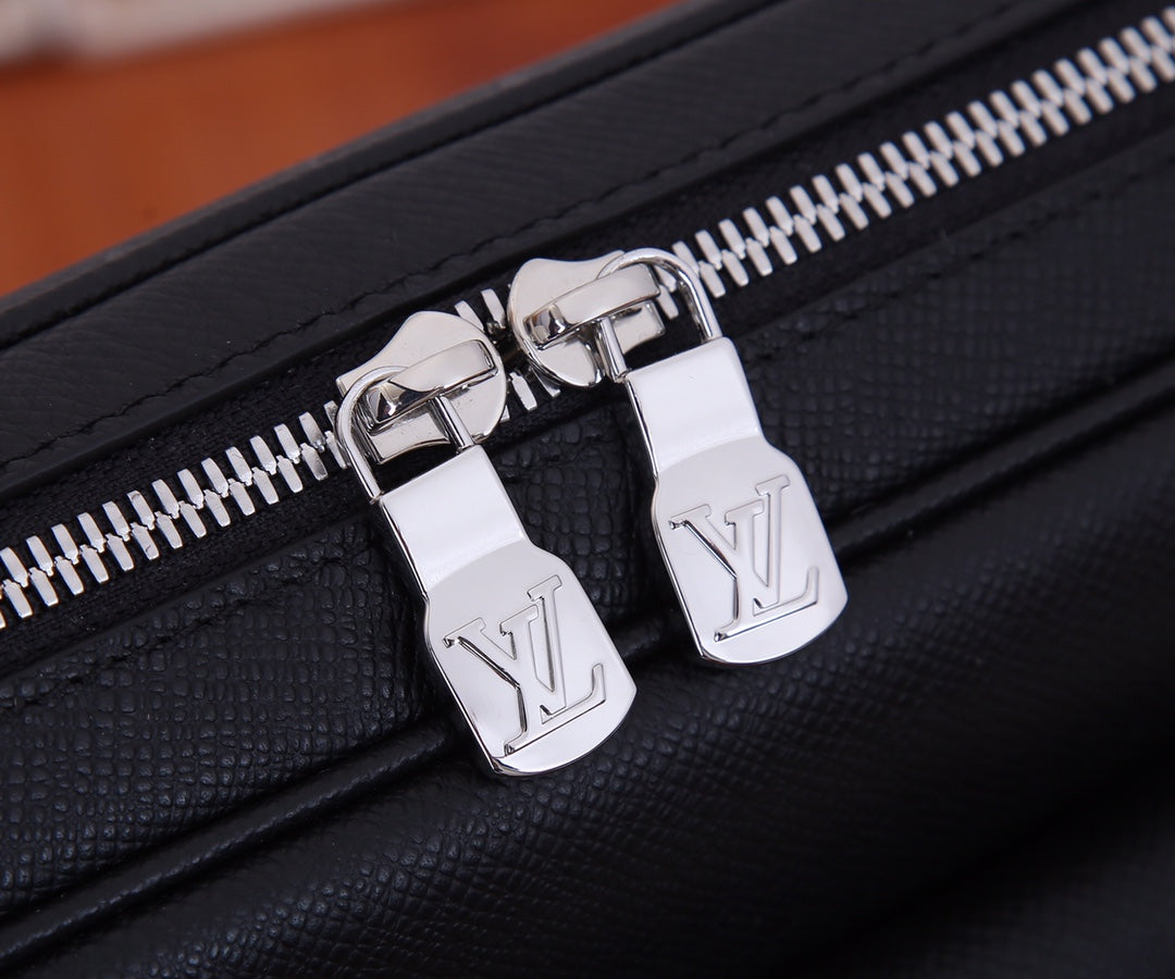 Bags Men Louis Vuitton