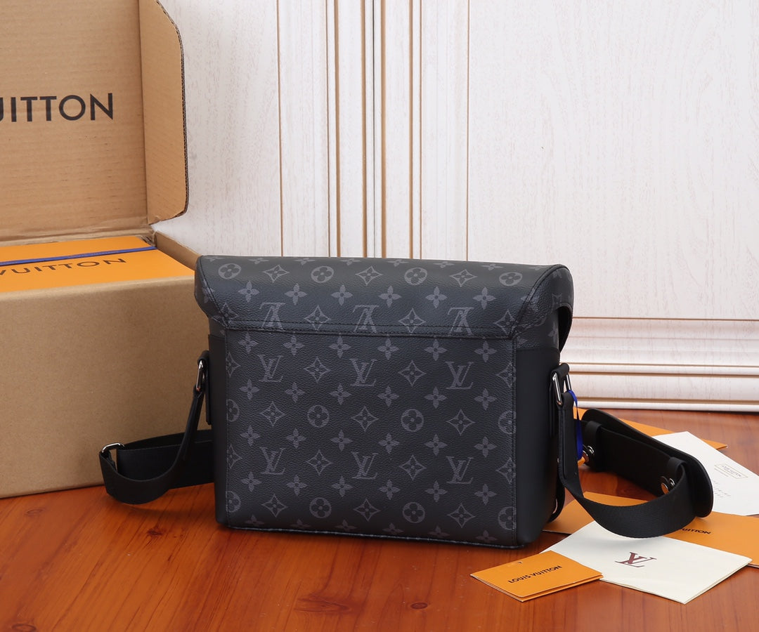 Bags Men Louis Vuitton