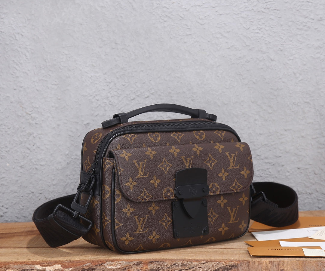 Bags Men Louis Vuitton
