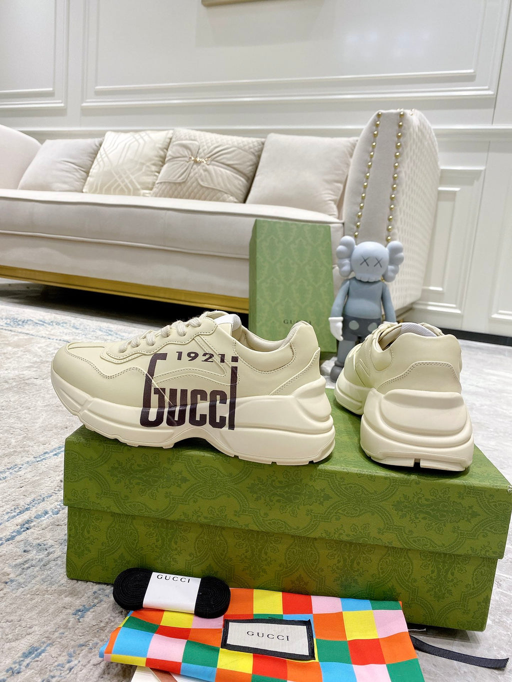 Gucci unisex sneakers in cream, GUCCI 1921 side stripe, lace-up with low-profile sole