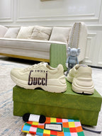 Gucci unisex sneakers in cream, GUCCI 1921 side stripe, lace-up with low-profile sole