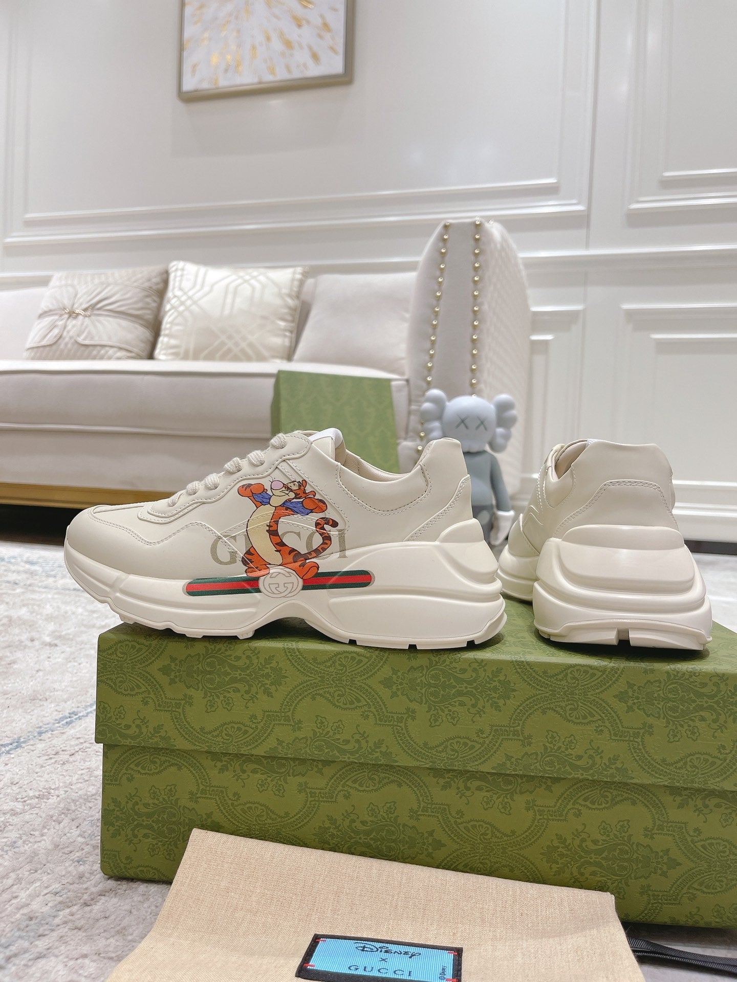White Gucci unisex sneakers set: side graphic and chunky sole
