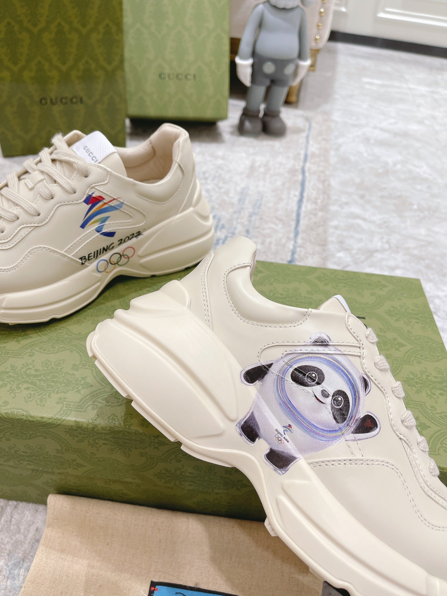 Gucci unisex white sneaker with panda face patch and Beijing 2022 logo
