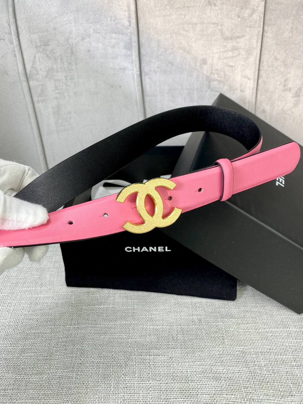 Chanel pink leather belt with gold CC buckle and adjustable strap