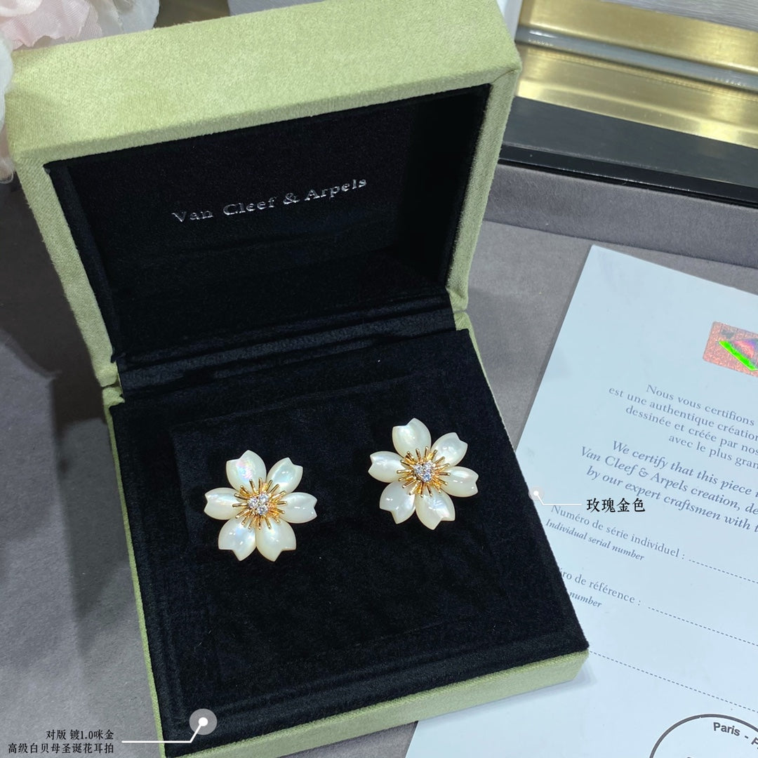 Van Cleef & Arpels Accessories