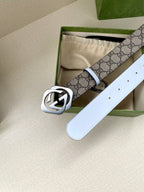 Gucci belt with GG monogram strap and white leather belt, silver interlocking buckle