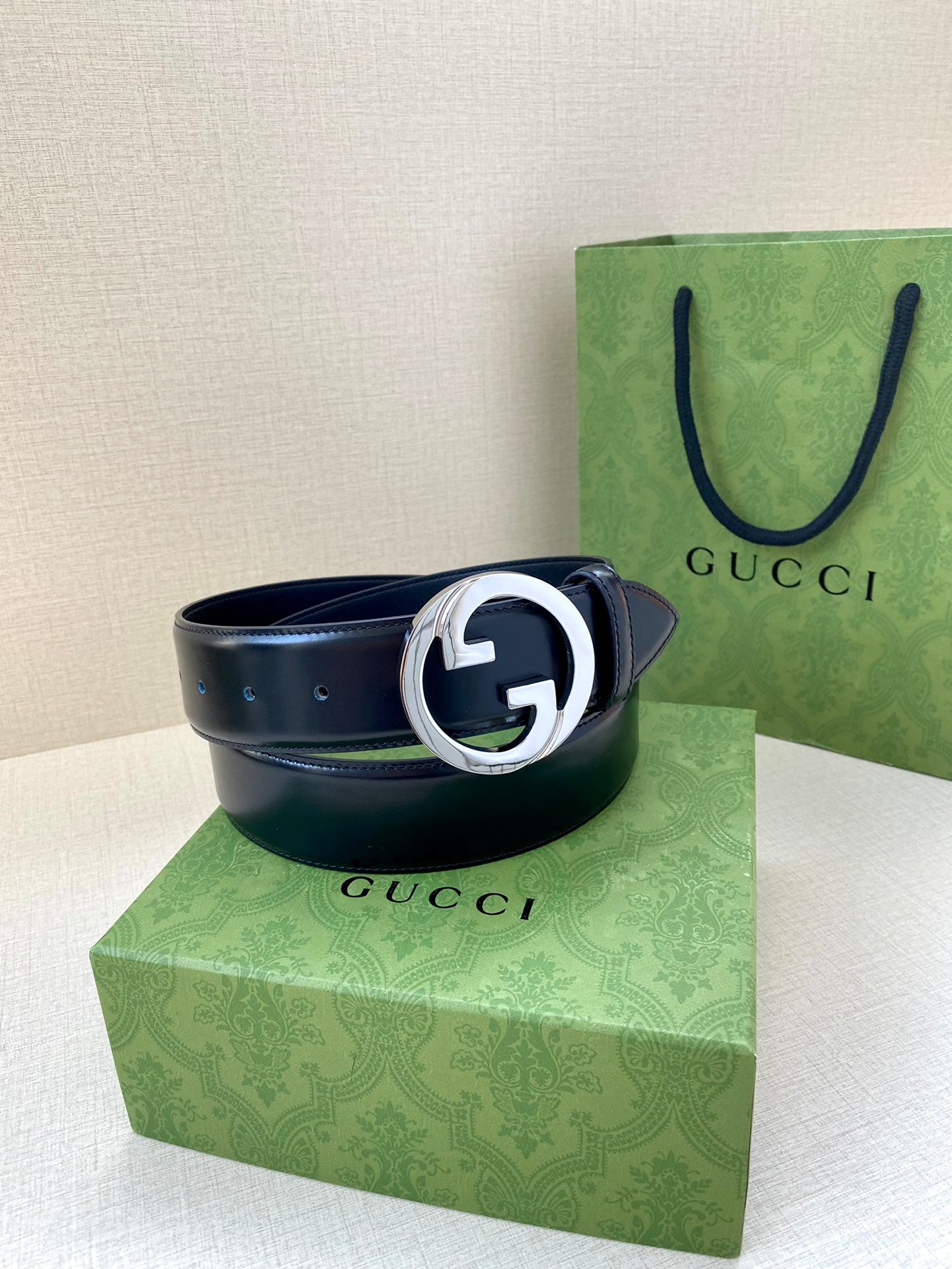 Gucci belt, dark blue leather strap with silver-tone G buckle