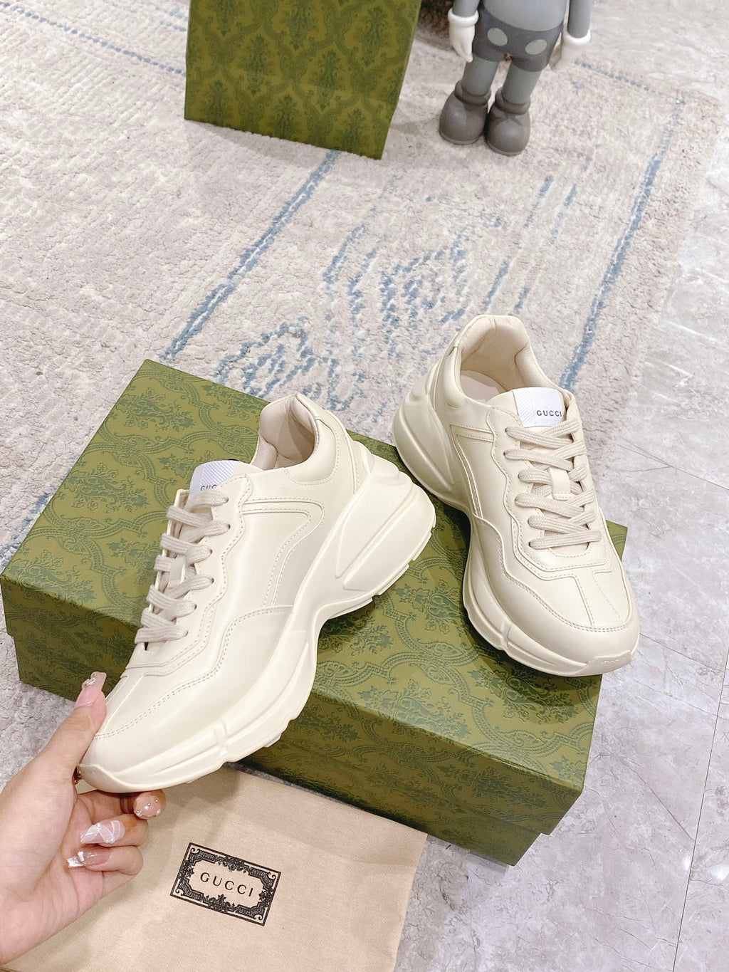 Gucci unisex sneakers, white leather, lace-up with stacked sole profile