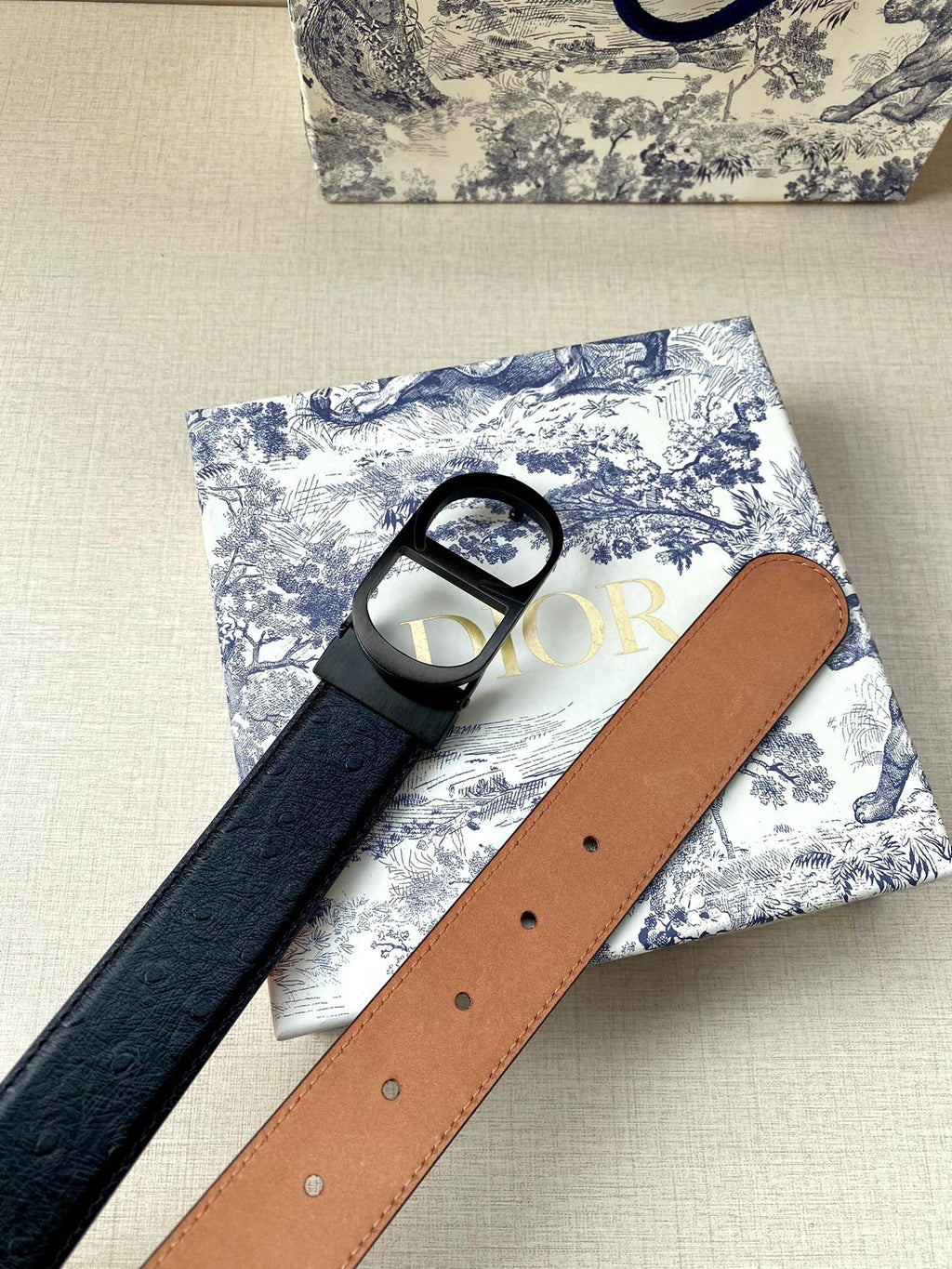 Dior two-tone belt: black strap with tan lining and square buckle