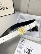 Chanel belt in pale white leather with gold CC buckle and black underside