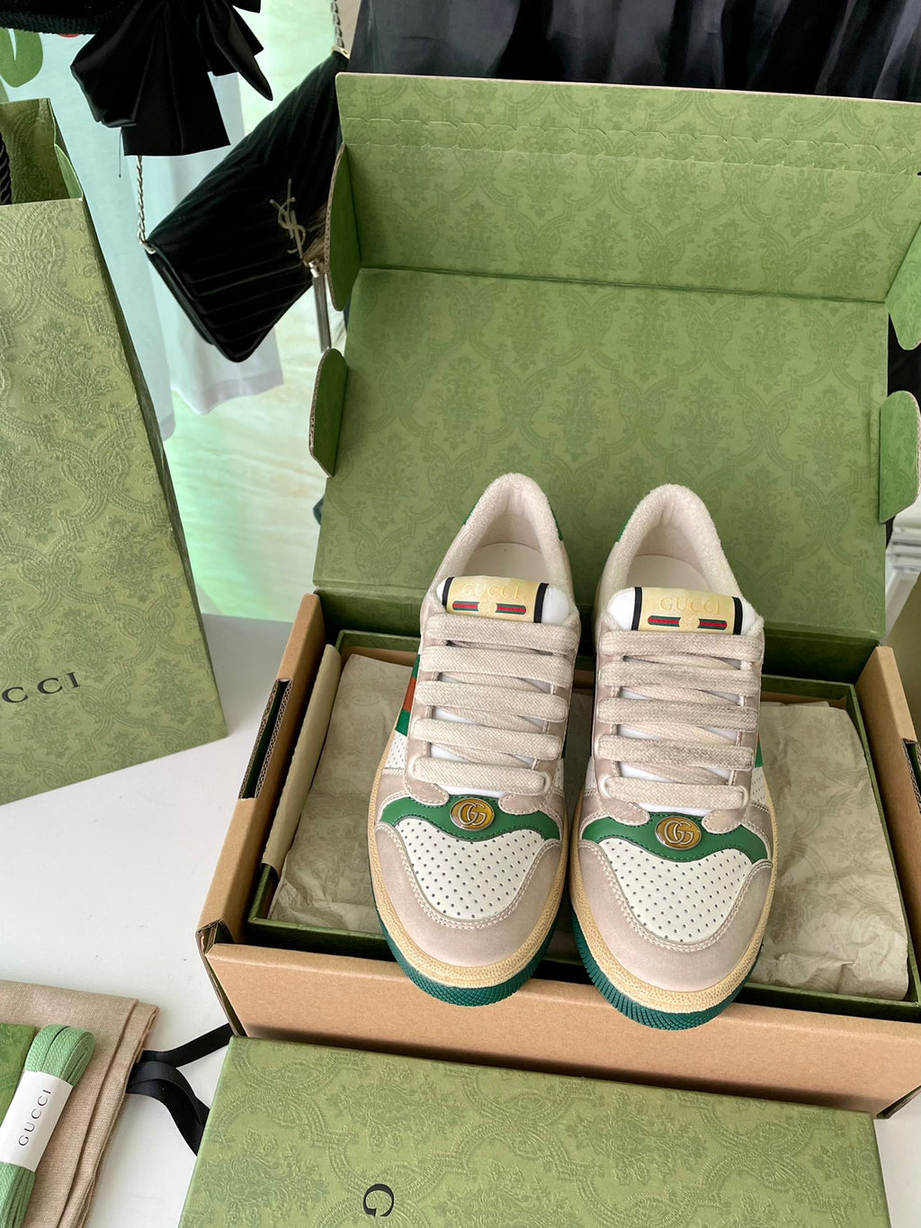 Gucci unisex sneakers, beige with green/red striped details and lace-up design