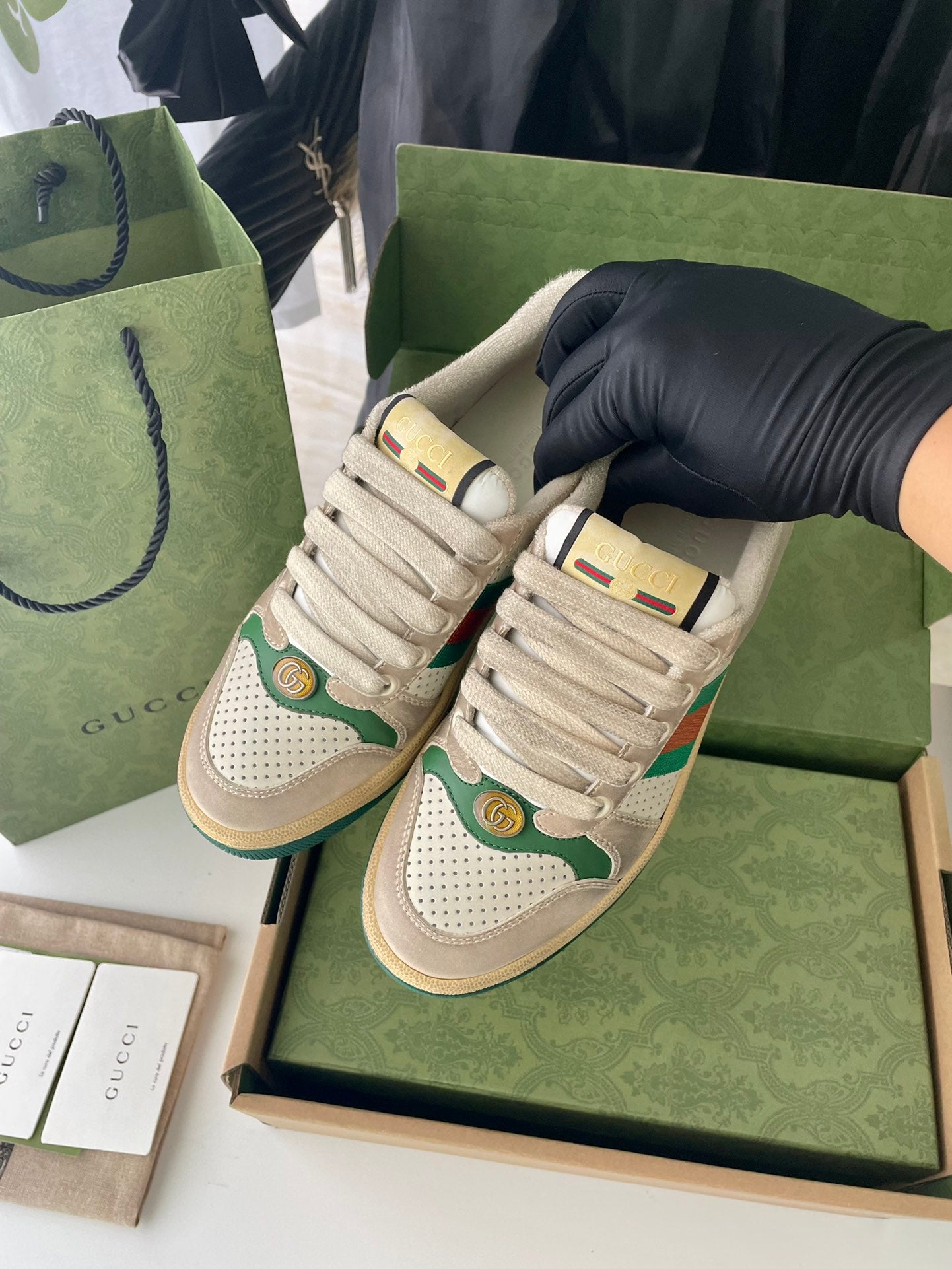 Gucci unisex sneakers pair, beige uppers with green/red striped side panels