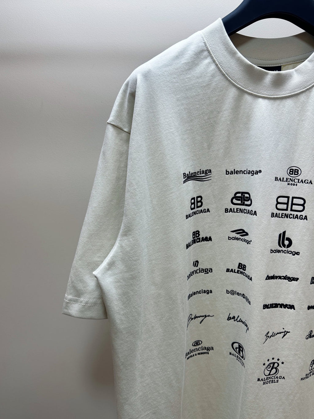 Balenciaga white short-sleeve T-shirt with ribbed crew neck and black logo print