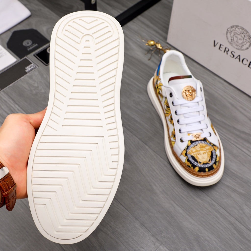 Low-top sneaker outsole, white rubber tread with patterned side and white laces