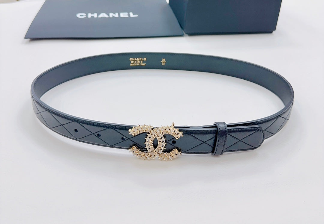 Chanel dark blue leather belt with quilted strap, gold-tone CC buckle at center