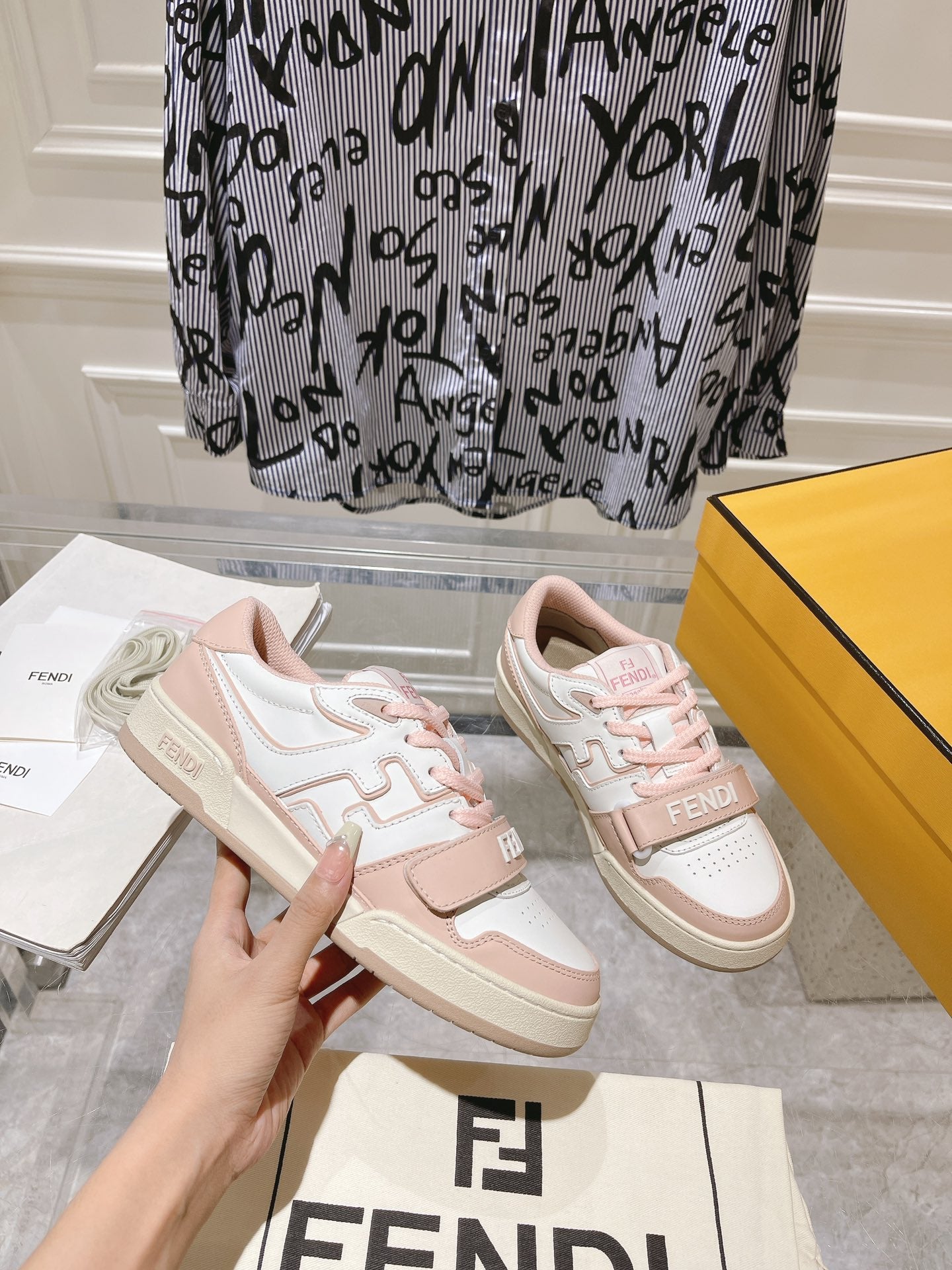Luxury Shoes Fendi Unisex