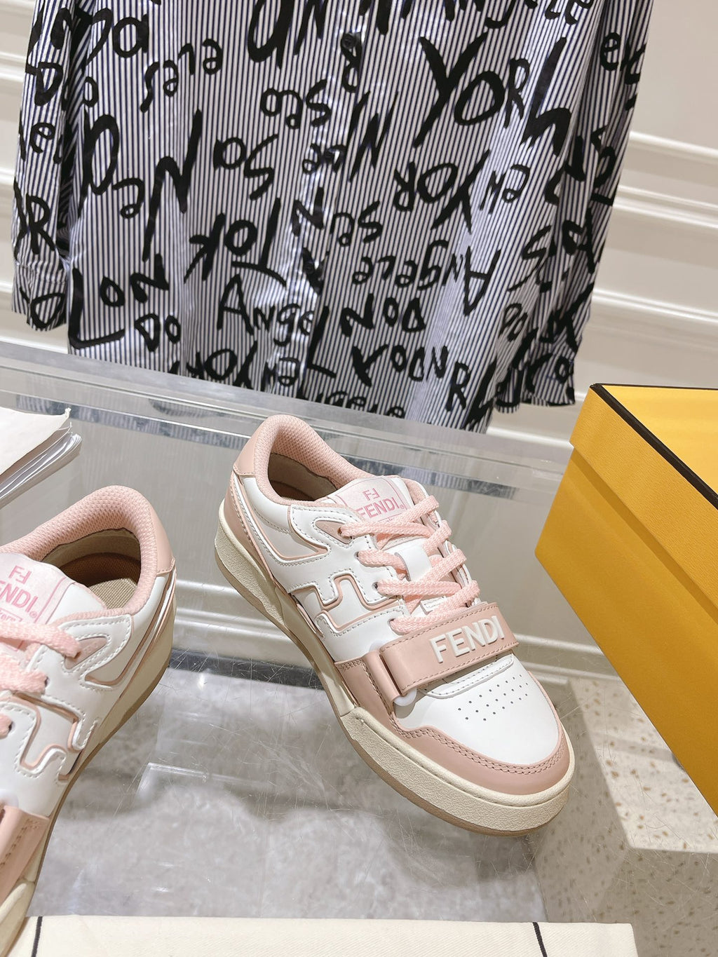 Luxury Shoes Fendi Unisex